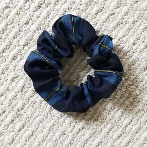 💜3 for $10💜 Plaid Scrunchie